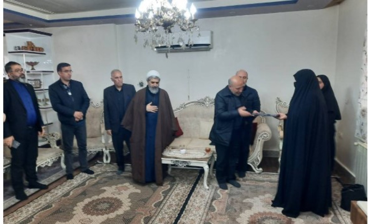 دیدار مدیرعامل سازمان منطقه آزاد ماکو و مسئولین با خانواده شهدای معزز شهرستان های شوط وپلدشت